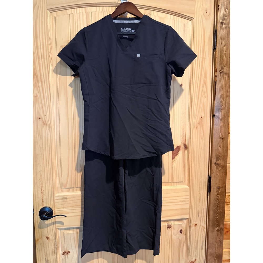 Fabletics Scrub Set Womens XS Black V-Neck Top Cargo Pants PN2500506-0001-35410
